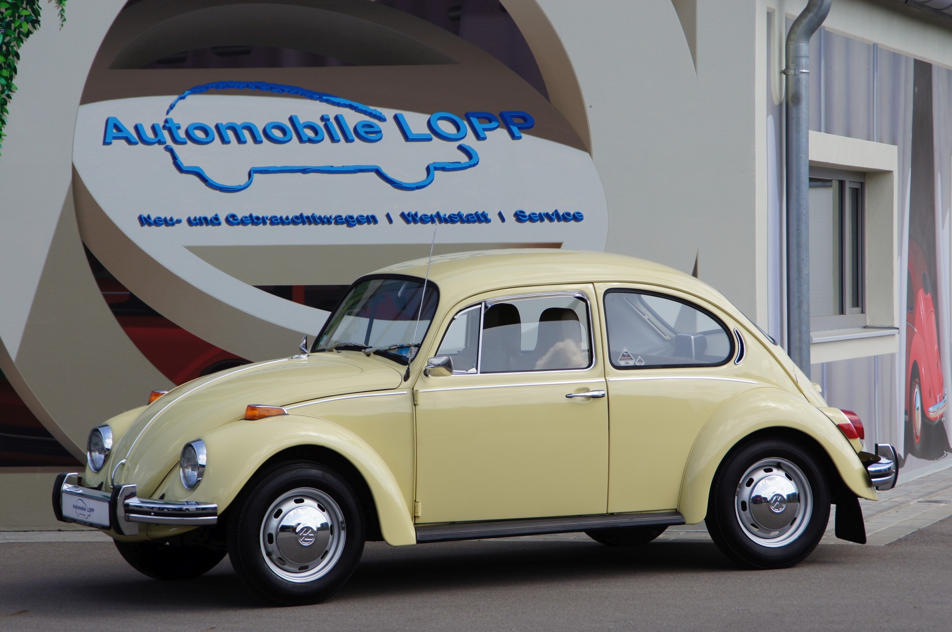 https://www.automobile-lopp.de/website/themes/automobile-lopp.de/dynamic/fe/VW-Kaefer-1600-1971-01.jpg
