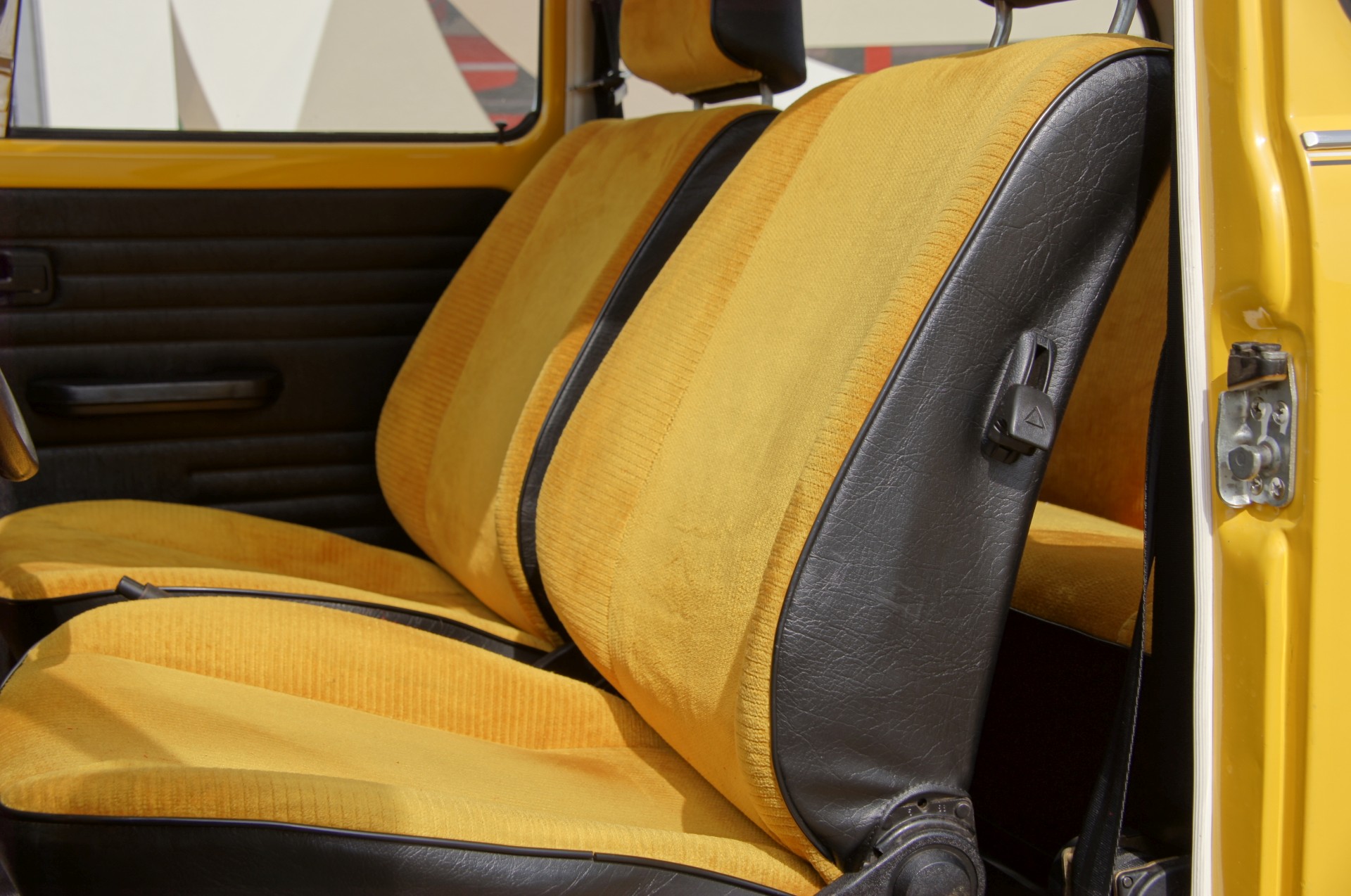 VW Käfer 1200 „Sunny Bug“ 1984 | Automobile Lopp in Mühlhausen